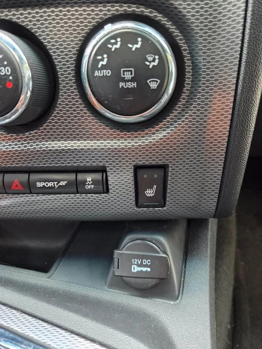 2012 Dodge Challenger 3rd Gen - Image 19 of 20
