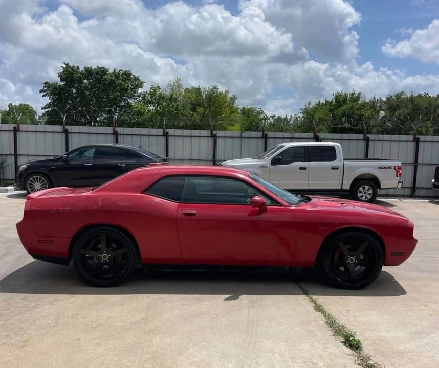 2012 Dodge Challenger 3rd Gen - Image 4 of 10