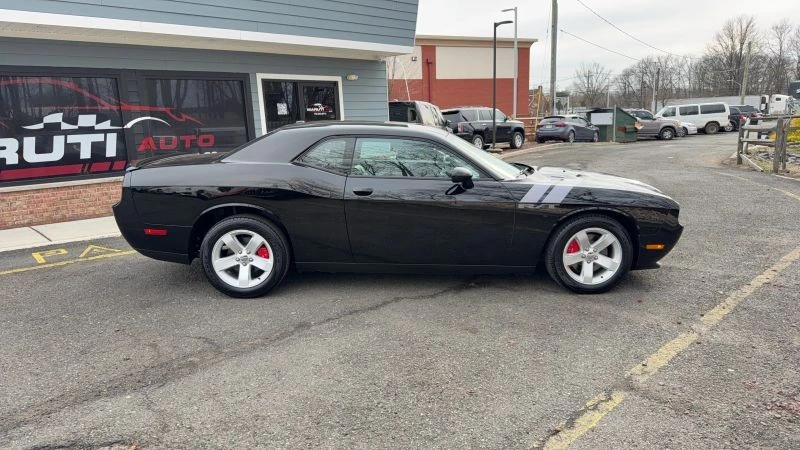 2012 Dodge Challenger 3rd Gen - Image 4 of 12