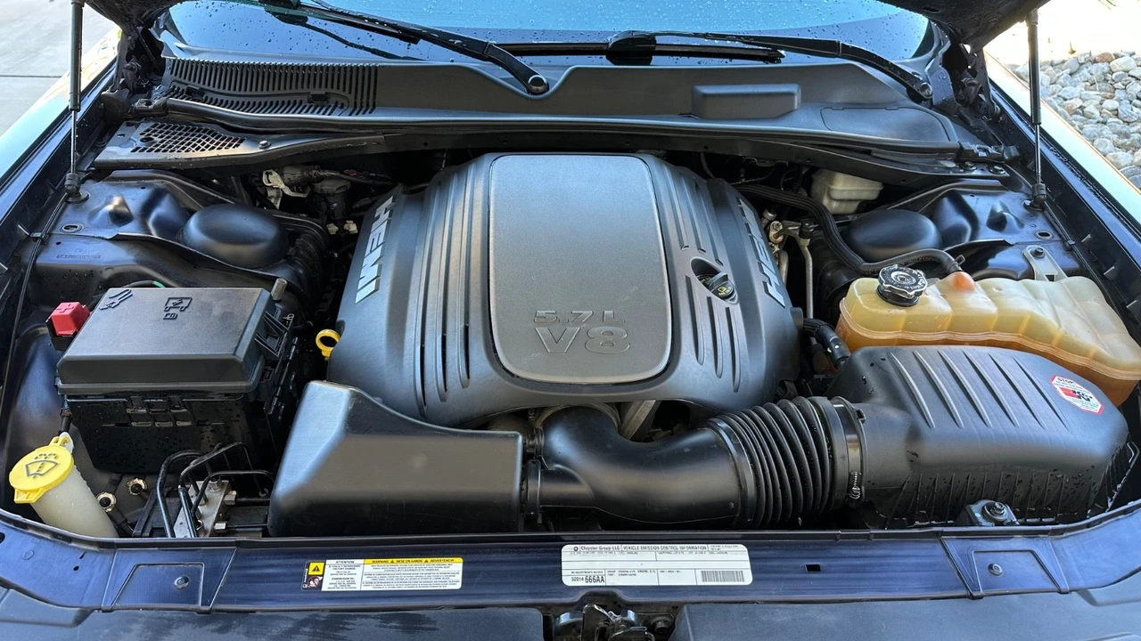 2012 Dodge Challenger 3rd Gen - Image 29 of 30