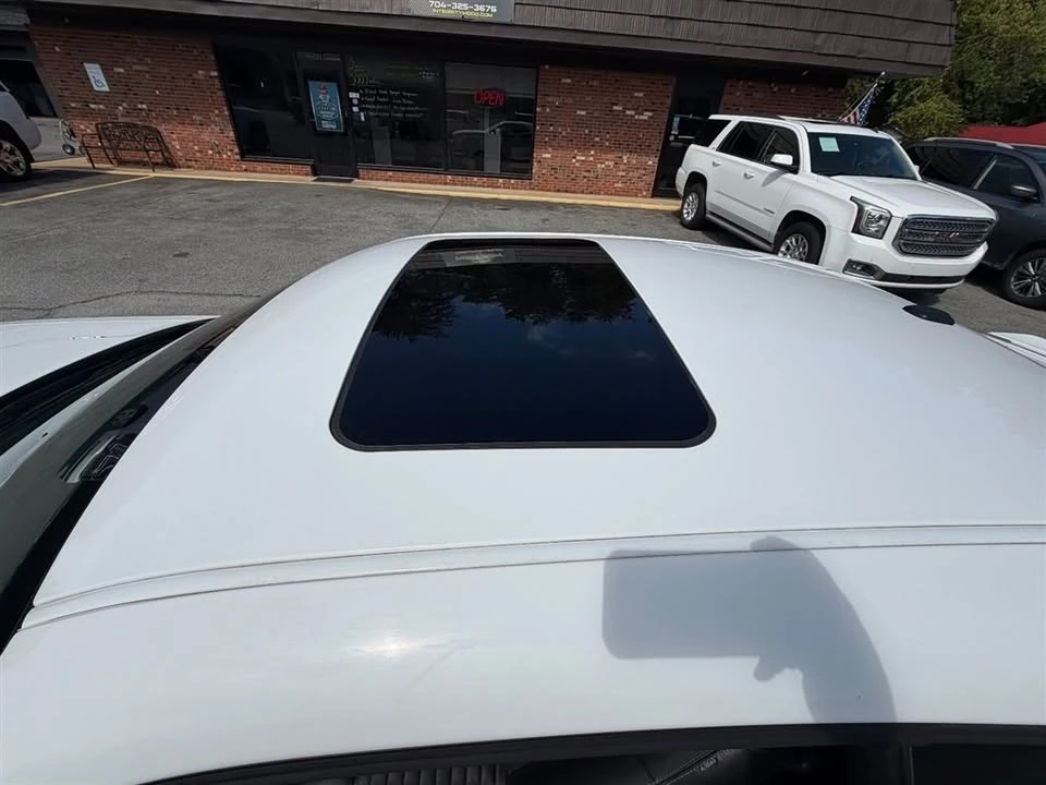2012 Dodge Challenger 3rd Gen - Image 16 of 20