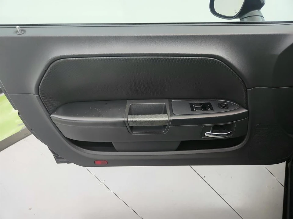 2012 Dodge Challenger 3rd Gen - Image 25 of 31