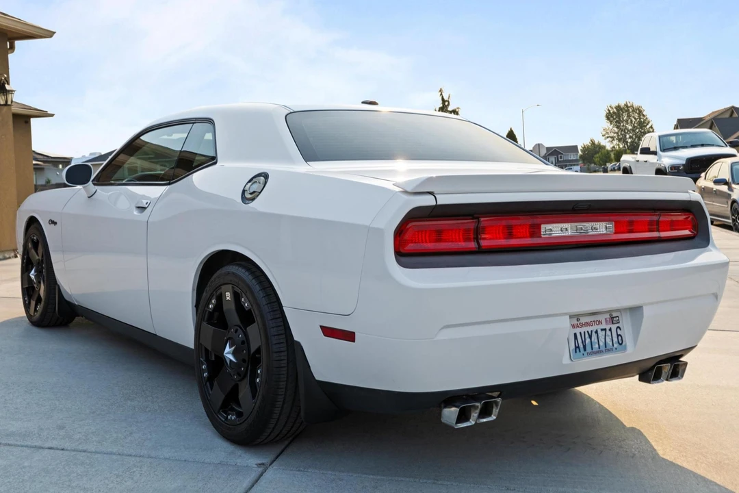 2012 Dodge Challenger 3rd Gen - Image 7 of 31