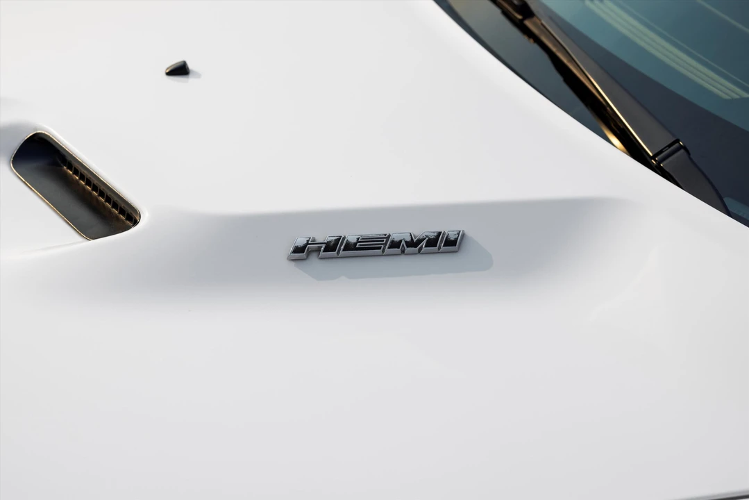 2012 Dodge Challenger 3rd Gen - Image 14 of 31