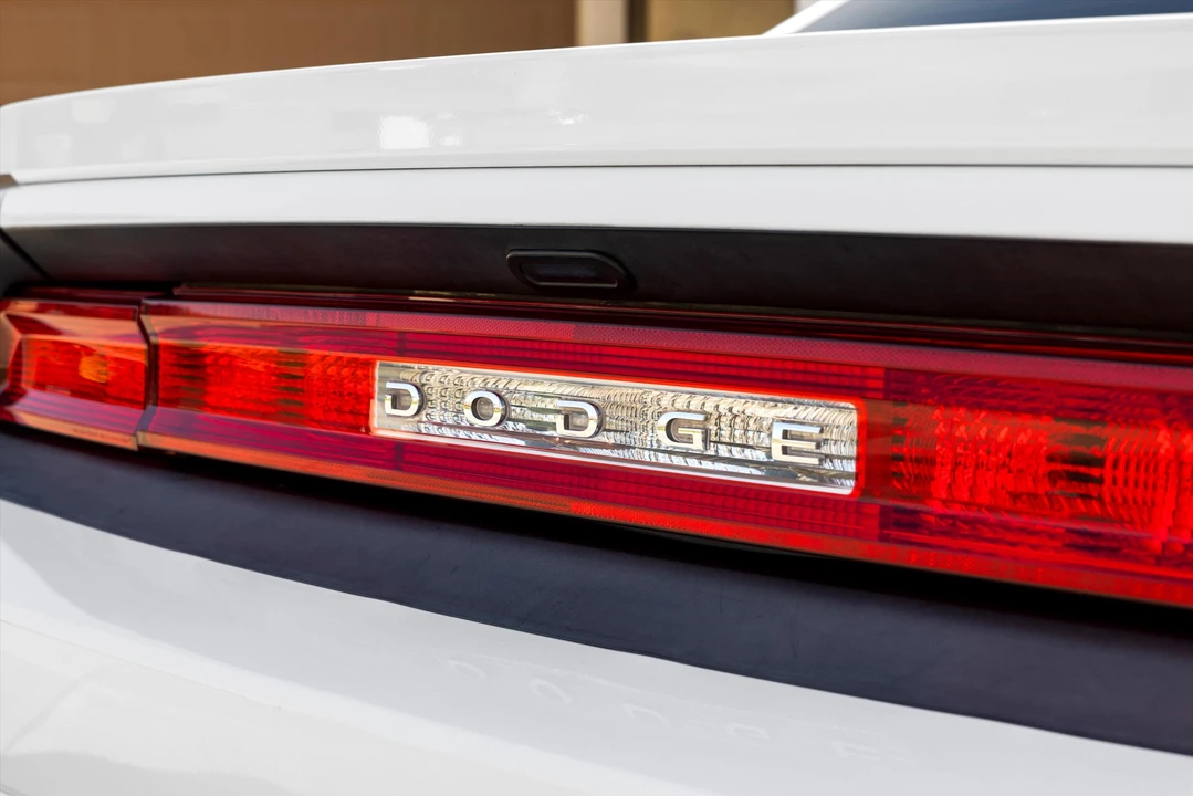 2012 Dodge Challenger 3rd Gen - Image 18 of 31