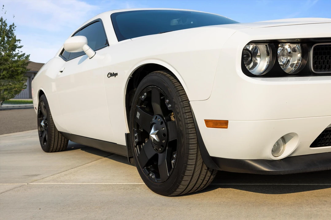 2012 Dodge Challenger 3rd Gen - Image 9 of 31