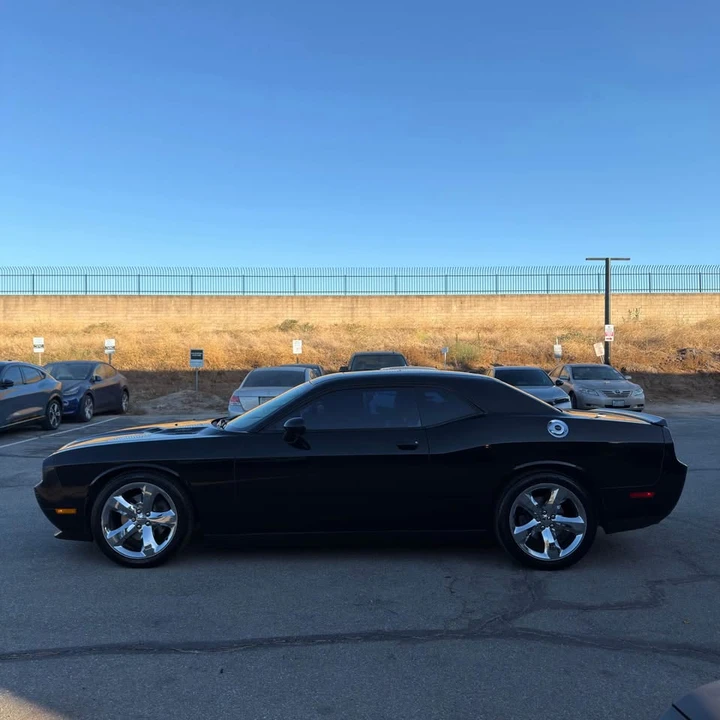 2012 Dodge Challenger 3rd Gen - Image 9 of 18