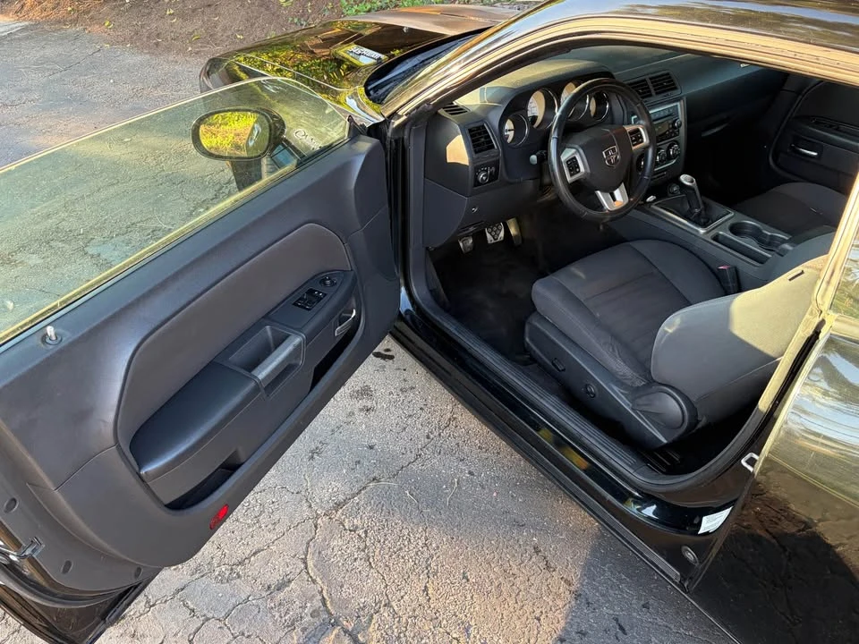2012 Dodge Challenger 3rd Gen - Image 11 of 17