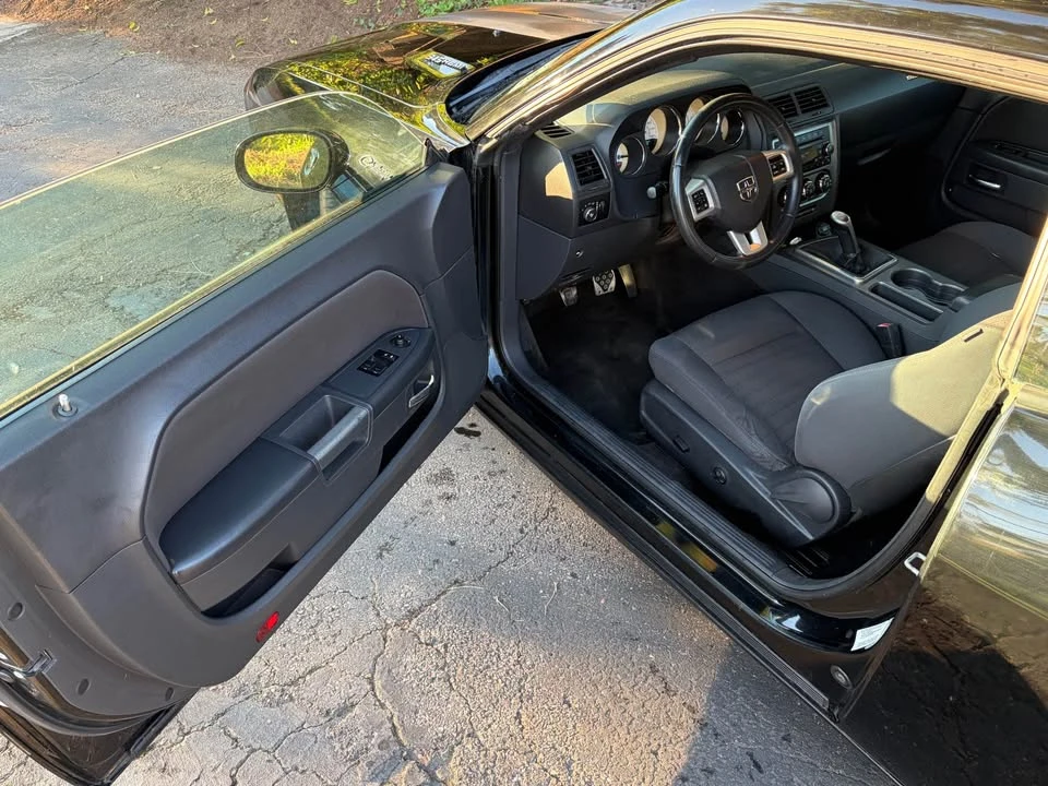 2012 Dodge Challenger 3rd Gen - Image 10 of 17