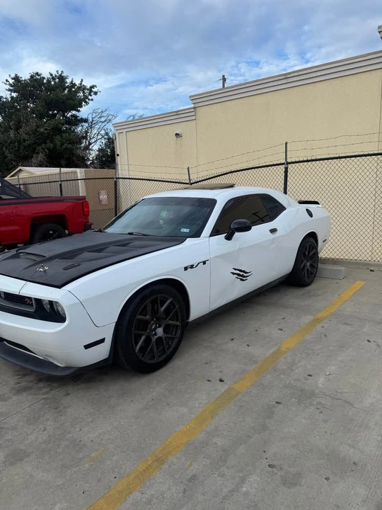 2012 Dodge Challenger 3rd Gen - Image 4 of 11