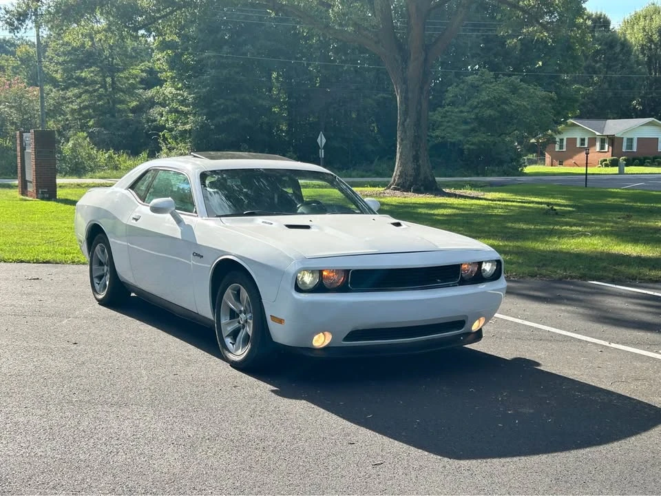 2012 Dodge Challenger 3rd Gen - Image 2 of 19