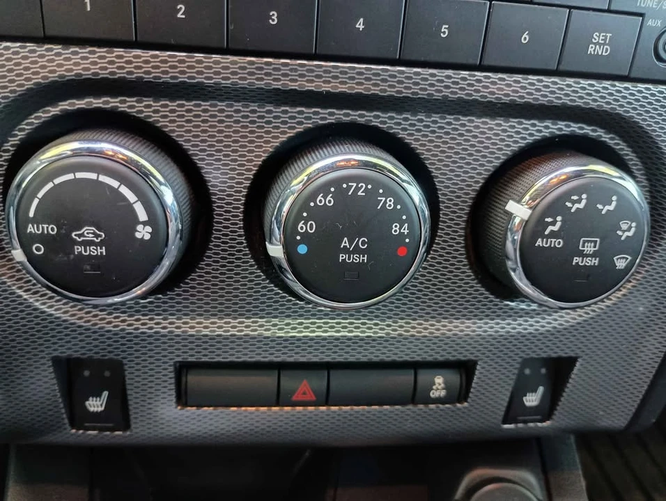 2012 Dodge Challenger 3rd Gen - Image 7 of 9