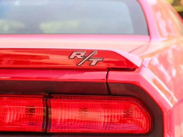 2012 Dodge Challenger 3rd Gen - Image 15 of 31