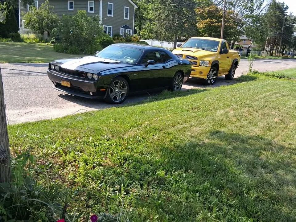 2012 Dodge Challenger 3rd Gen - Image 3 of 9