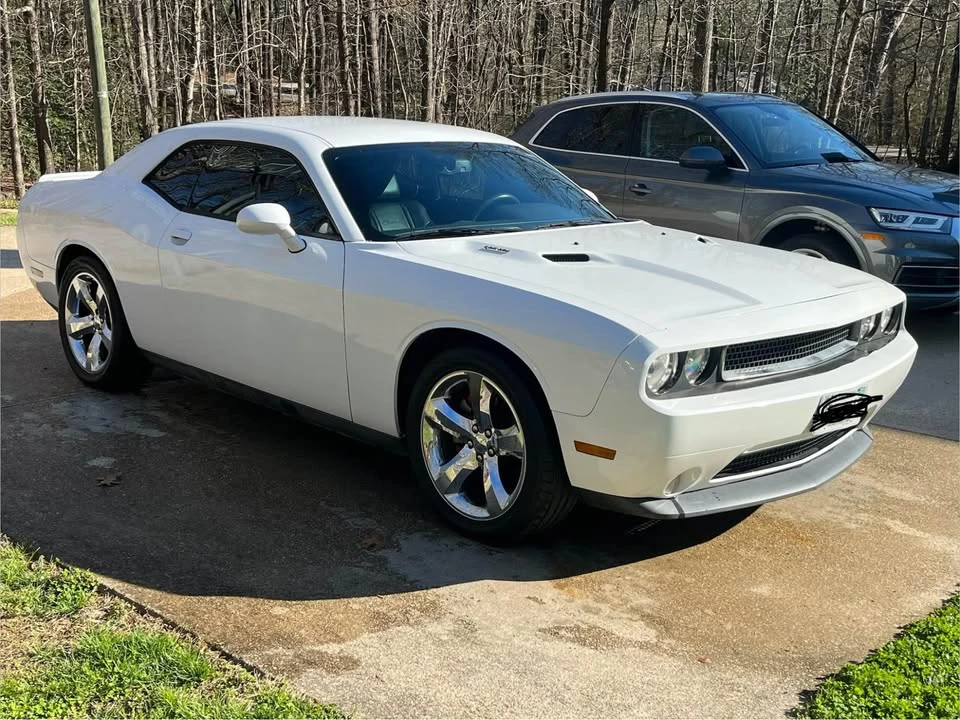 2012 Dodge Challenger 3rd Gen - Image 2 of 8