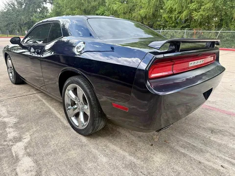 2012 Dodge Challenger R/T Coupe 2D