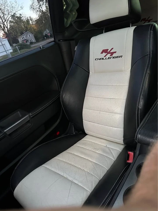 2012 Dodge Challenger 3rd Gen - Image 9 of 12