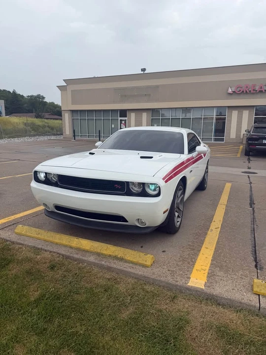 2012 Dodge Challenger 3rd Gen - Image 2 of 5