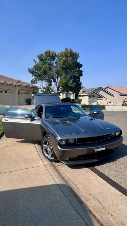 2012 Dodge Challenger 3rd Gen - Image 3 of 15