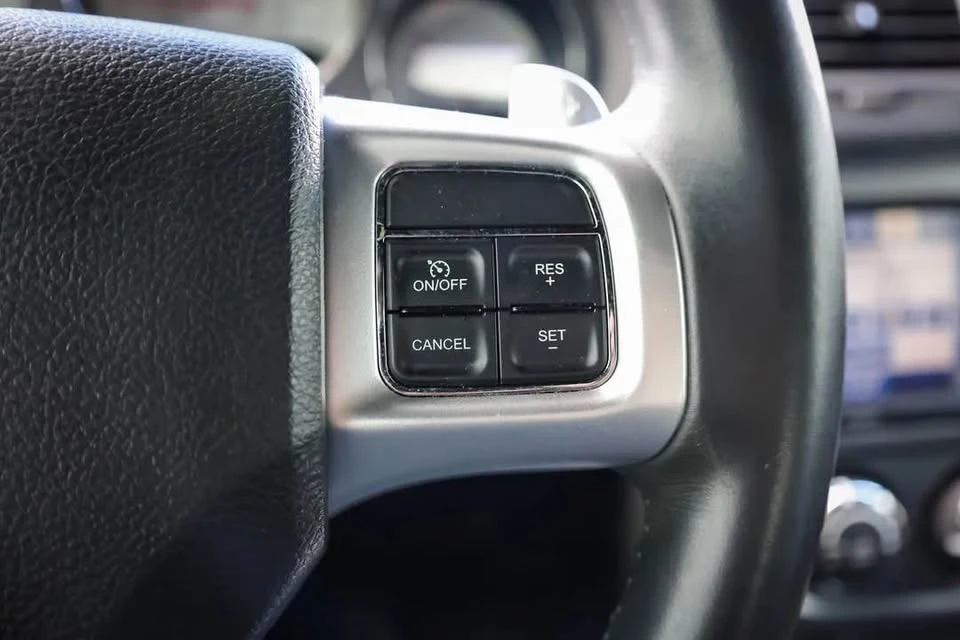 2012 Dodge Challenger 3rd Gen - Image 13 of 16