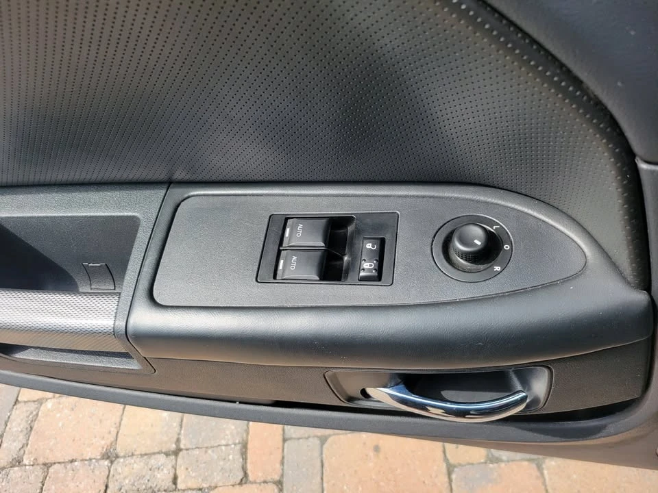 2012 Dodge Challenger 3rd Gen - Image 17 of 20