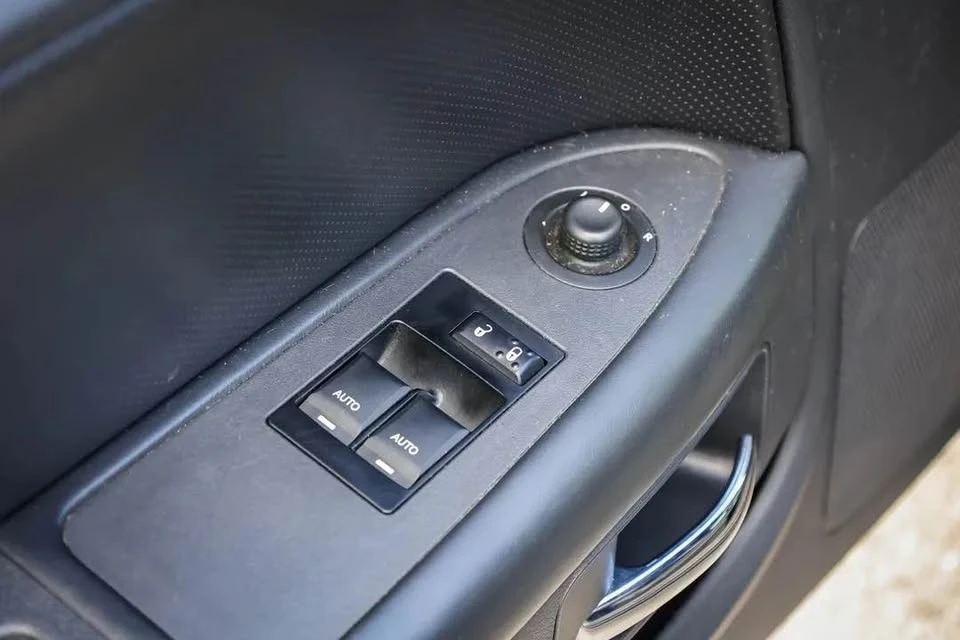 2012 Dodge Challenger 3rd Gen - Image 10 of 16