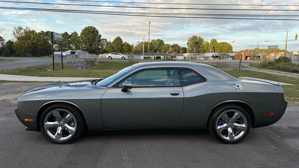 2012 Dodge Challenger 3rd Gen - Image 4 of 16