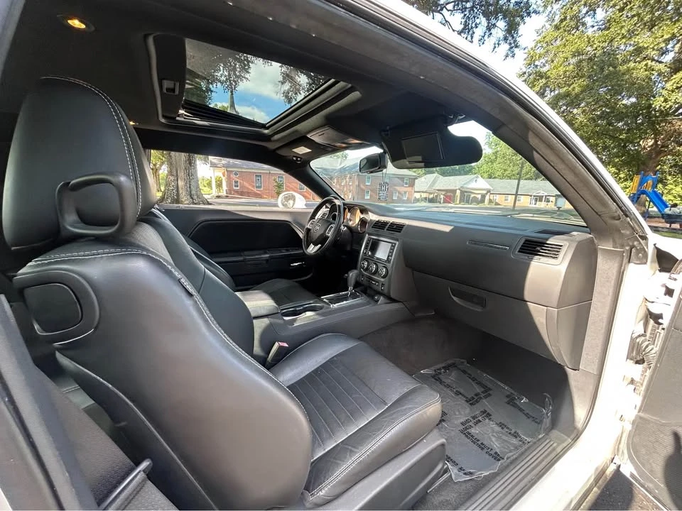 2012 Dodge Challenger 3rd Gen - Image 19 of 20
