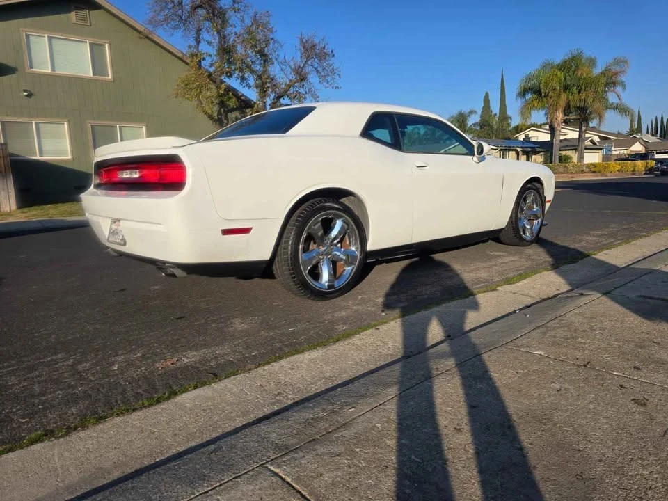 2012 Dodge Challenger 3rd Gen - Image 9 of 16