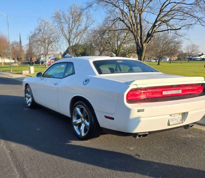 2012 Dodge Challenger 3rd Gen - Image 7 of 16