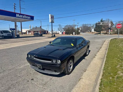 2012 Dodge Challenger SE Coupe 2D