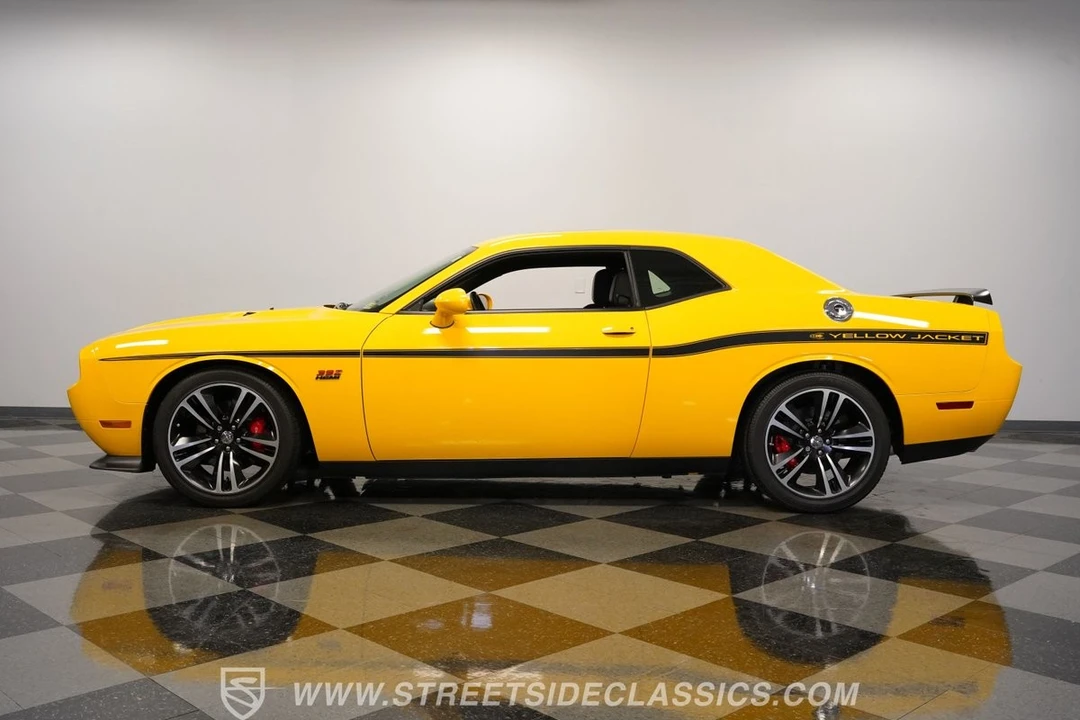 2012 Dodge Challenger SRT8 & 392 3rd Gen - Image 8 of 31