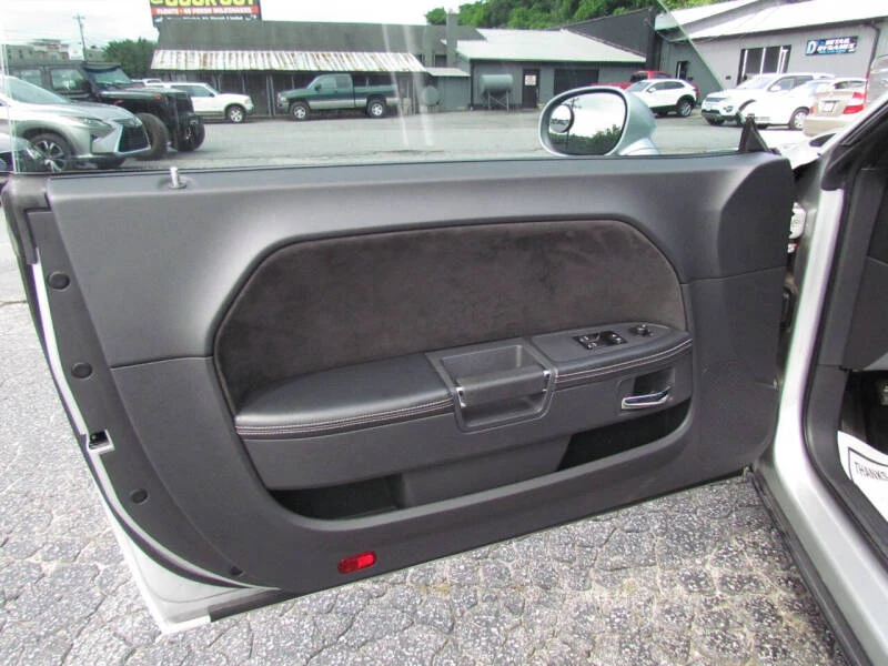 2012 Dodge Challenger - Image 11 of 23