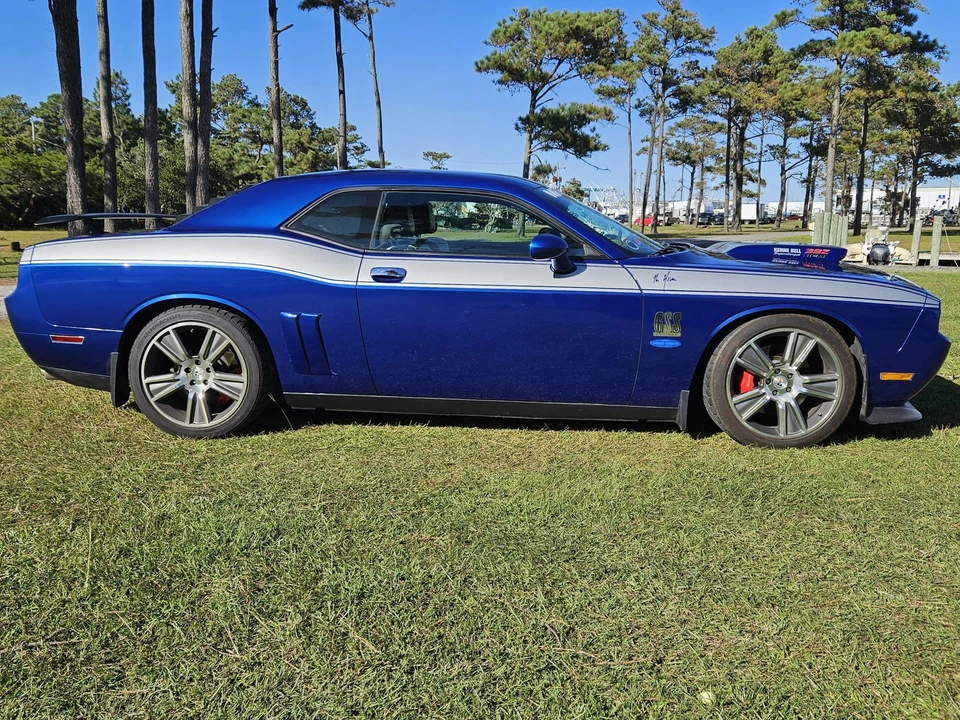 2012 Dodge Challenger SRT8 & 392 3rd Gen - Image 9 of 31