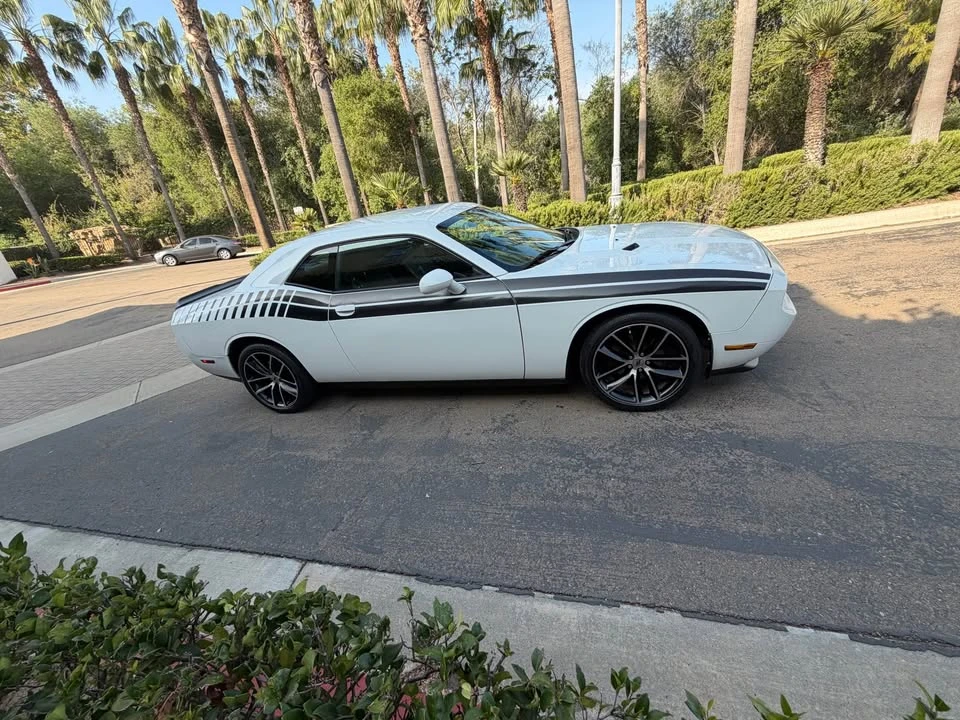 2012 Dodge Challenger 3rd Gen - Image 4 of 12