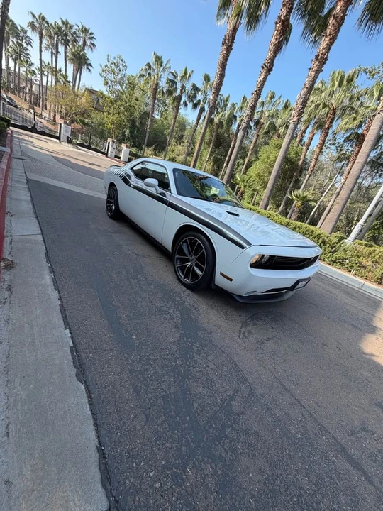 2012 Dodge Challenger 3rd Gen - Image 3 of 12