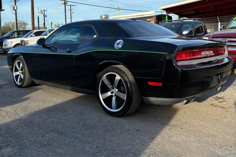 2012 Dodge Challenger 3rd Gen - Image 5 of 10