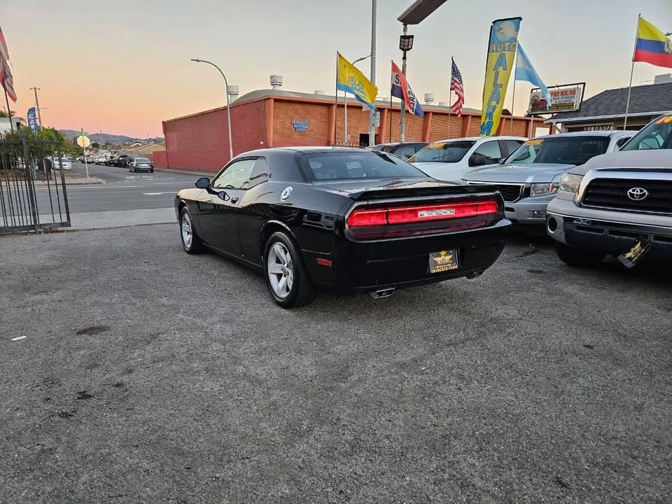 2012 Dodge Challenger 3rd Gen - Image 9 of 20