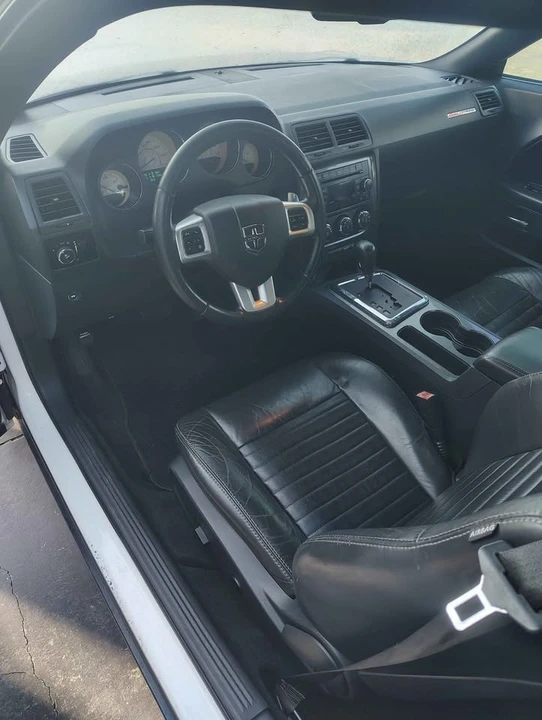 2012 Dodge Challenger - Image 7 of 10