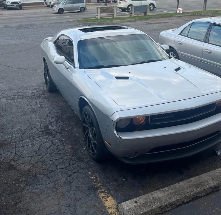 2012 Dodge Challenger 3rd Gen - Image 5 of 8