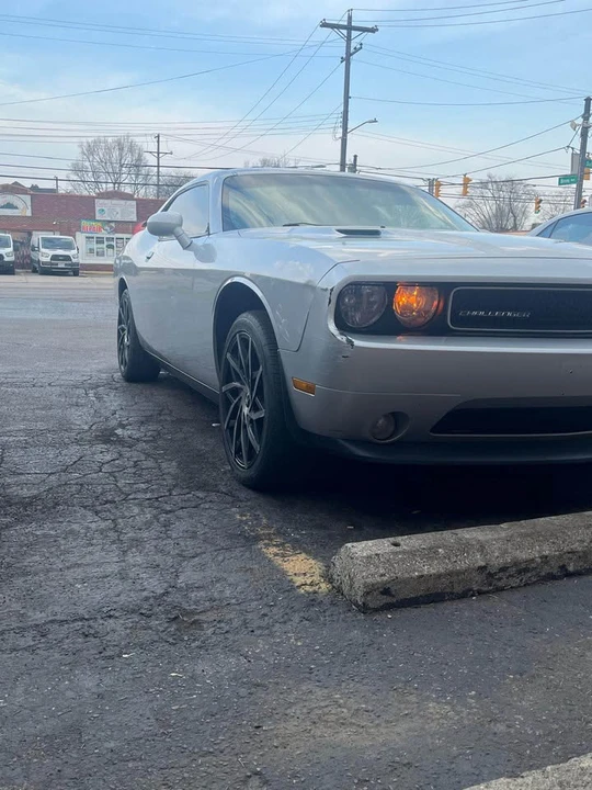 2012 Dodge Challenger 3rd Gen - Image 3 of 8