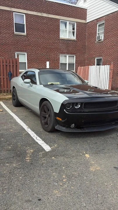 2012 Dodge Challenger 3rd Gen - Image 4 of 16