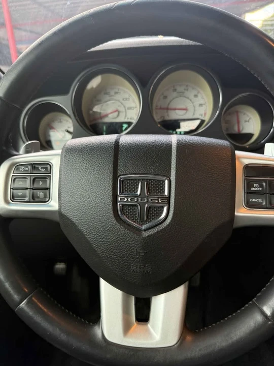 2012 Dodge Challenger 3rd Gen - Image 5 of 11