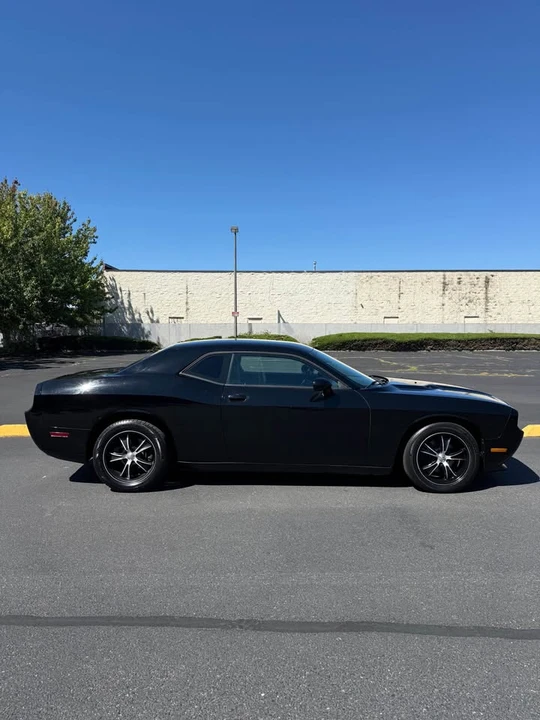 2012 Dodge Challenger 3rd Gen - Image 5 of 16