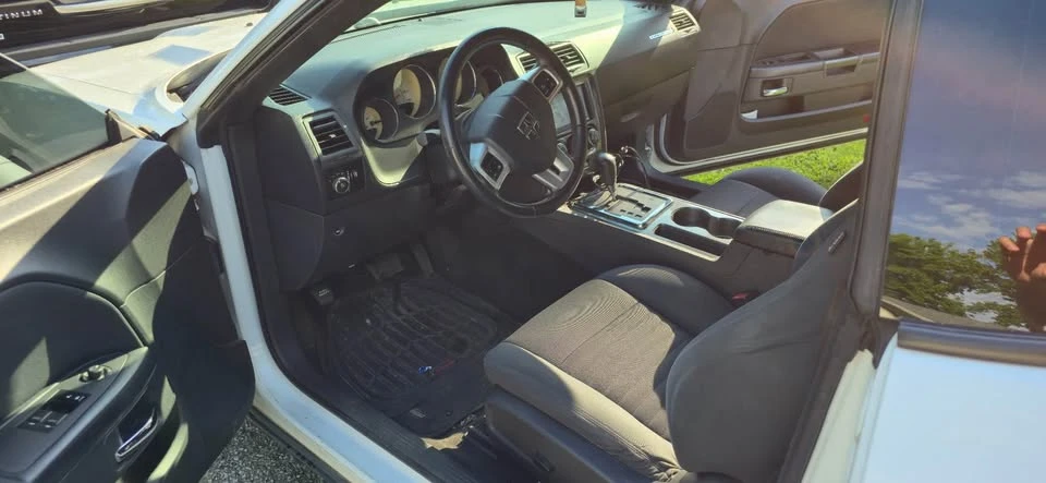 2012 Dodge Challenger 3rd Gen - Image 6 of 7