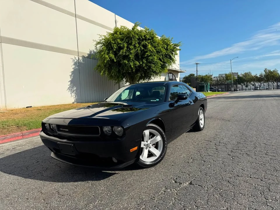 2012 Dodge Challenger 3rd Gen - Image 6 of 17