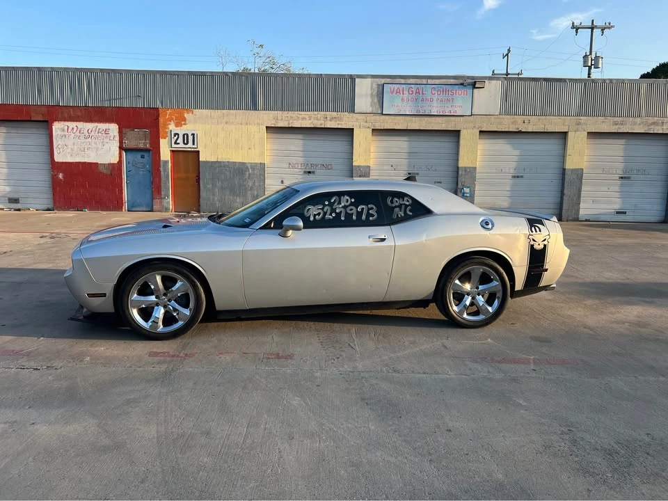 2012 Dodge Challenger 3rd Gen - Image 5 of 9