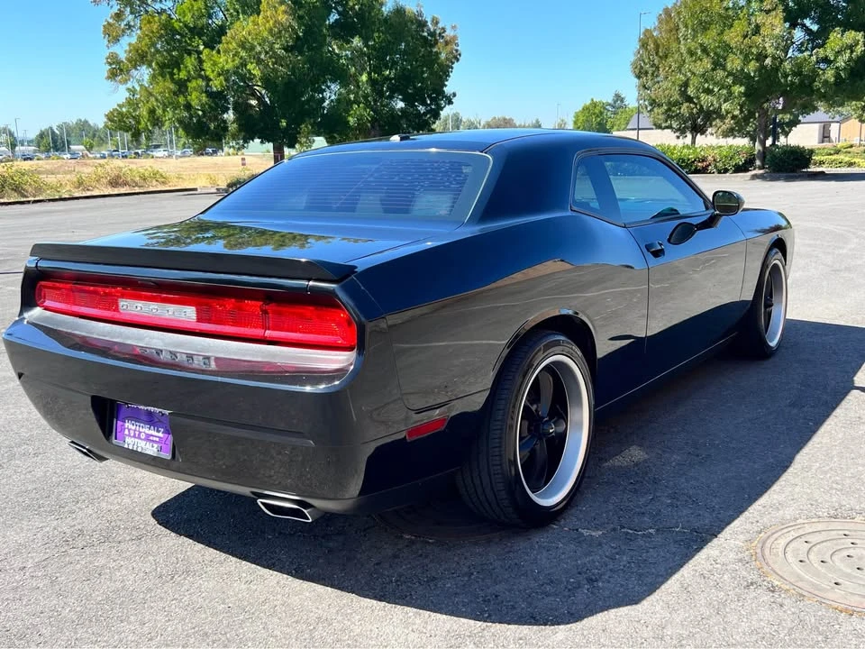 2012 Dodge Challenger 3rd Gen - Image 6 of 10