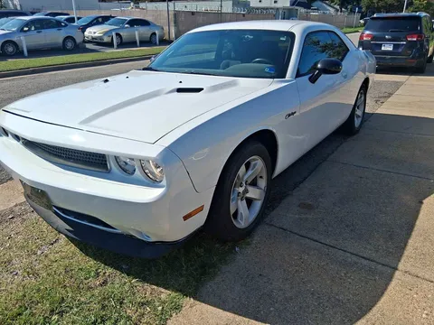 2012 Dodge Challenger SXT Coupe 2D