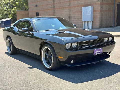 2012 Dodge Challenger SXT Coupe 2D
